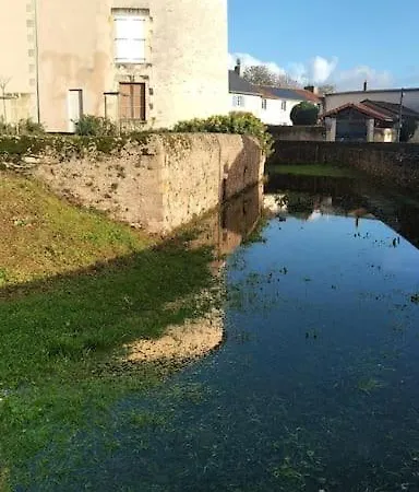 La Tour Du Logis, 4 * A 15 Min Du Futuroscope Feriehus